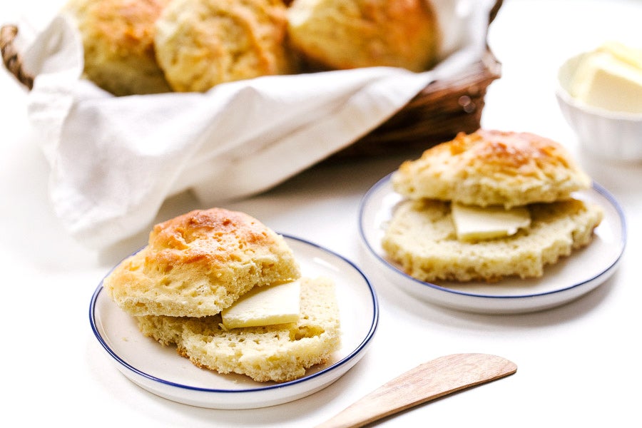 Gluten-Free Dinner Rolls via @kingarthurlfour